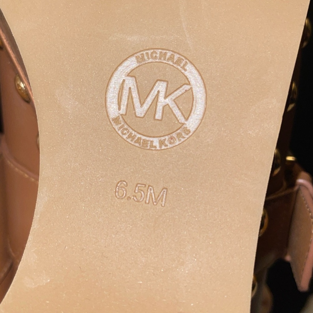 Michael Kors
Michael Kors Rye Clog
Luggage Women’s Size 6.5 NWOB - Picture 14 of 16